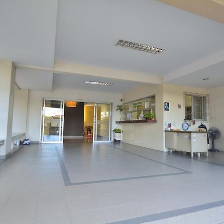 Modern Place Apartment Bangkok Eksteriør billede